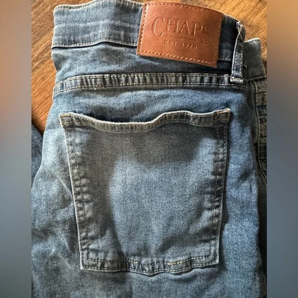 Guc CHAPS men's sz 34x32 slim straight jeans - Picture 2 of 4